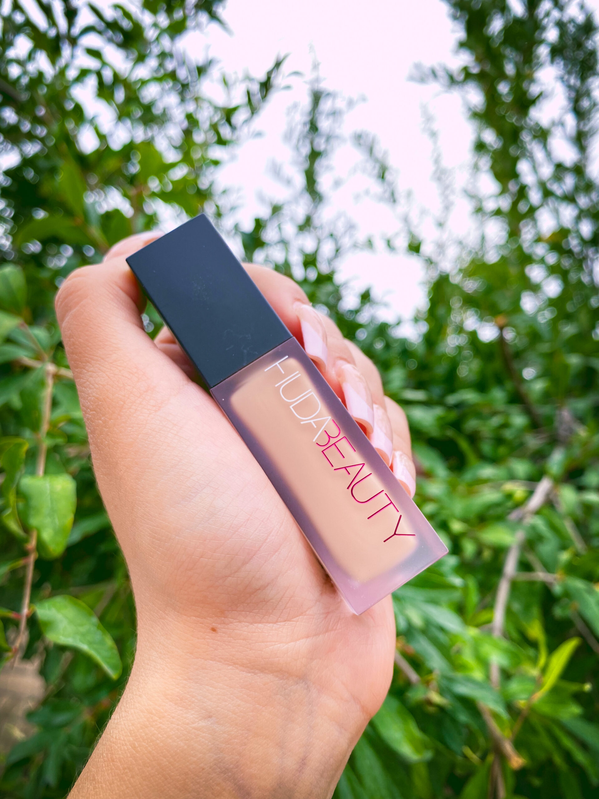 Huda Beauty #FauxFilter Luminous Matte Liquid Concealer